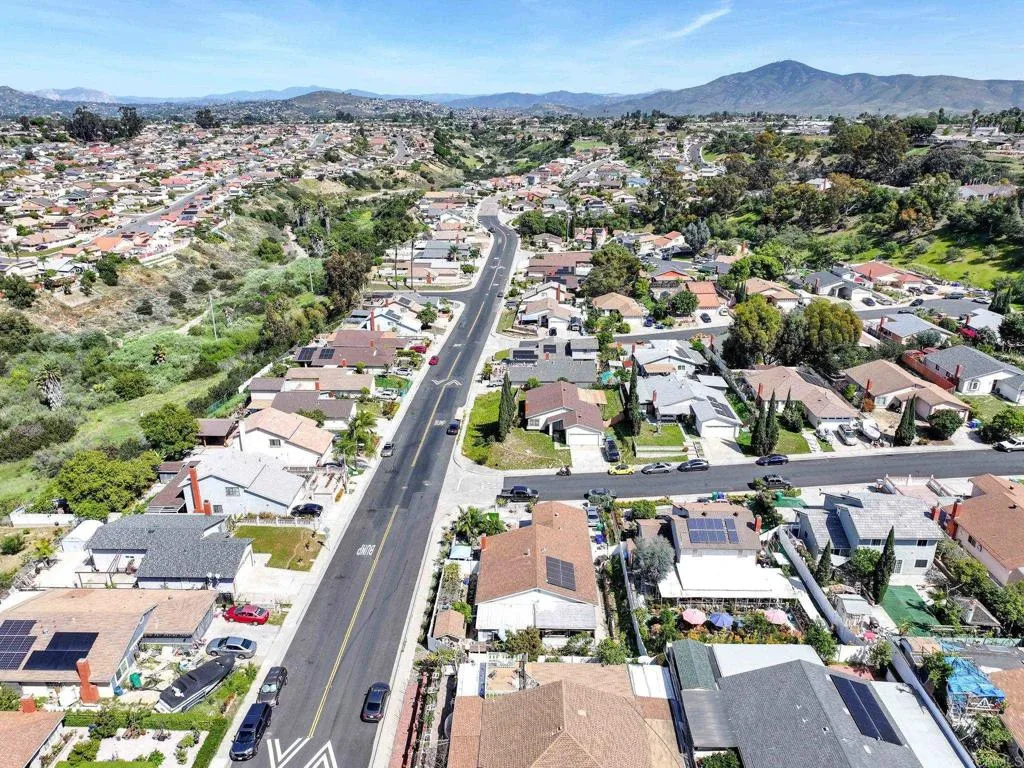 https://cdn.realtyfeed.com/cdn/127/306670295/9823b4efb4c819a840e7057620422a16.webp