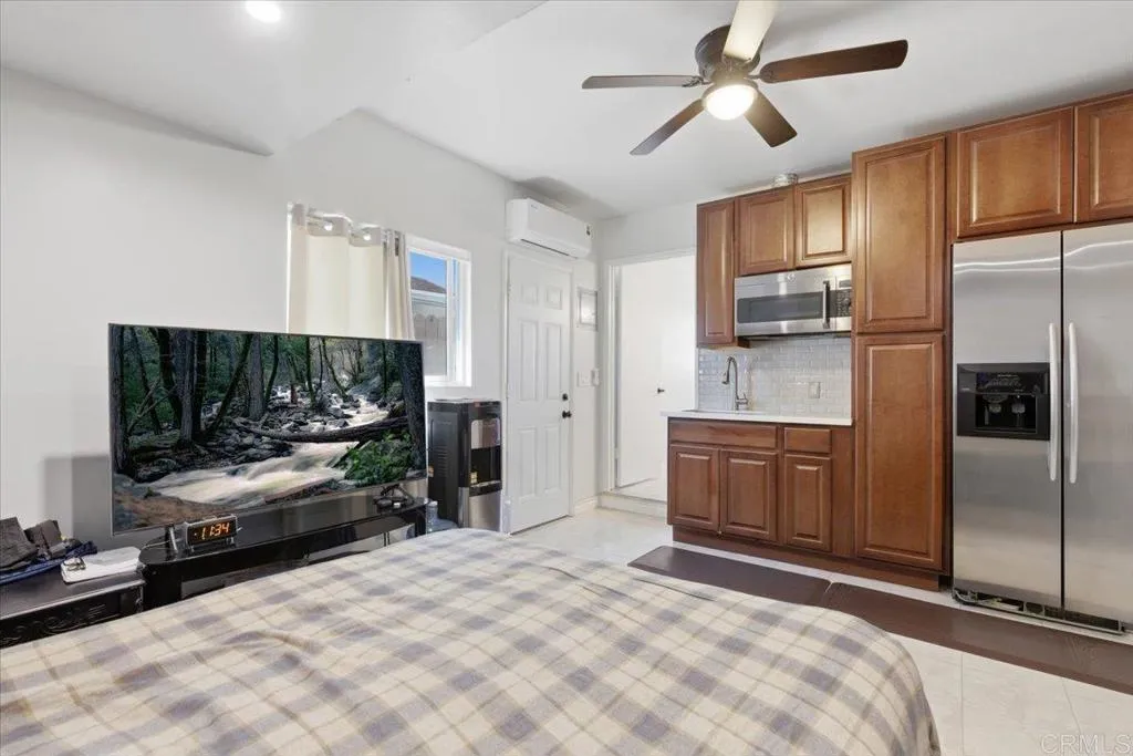 https://cdn.realtyfeed.com/cdn/127/306670315/42f8249ae616444554265a41ebef5c56.webp