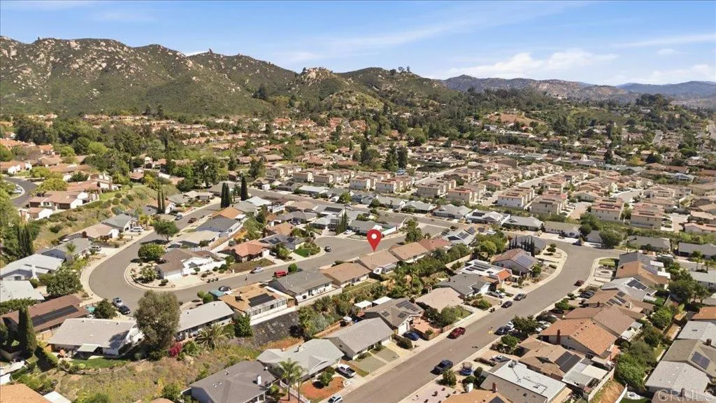 https://cdn.realtyfeed.com/cdn/127/306670315/732df01cf4e6899a8be9709dcd9b8703.webp