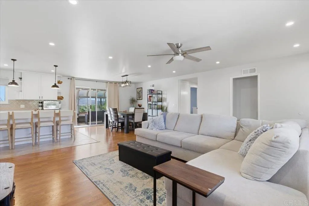 https://cdn.realtyfeed.com/cdn/127/306670315/808146bd80316fd0baeb1829c96d5003.webp