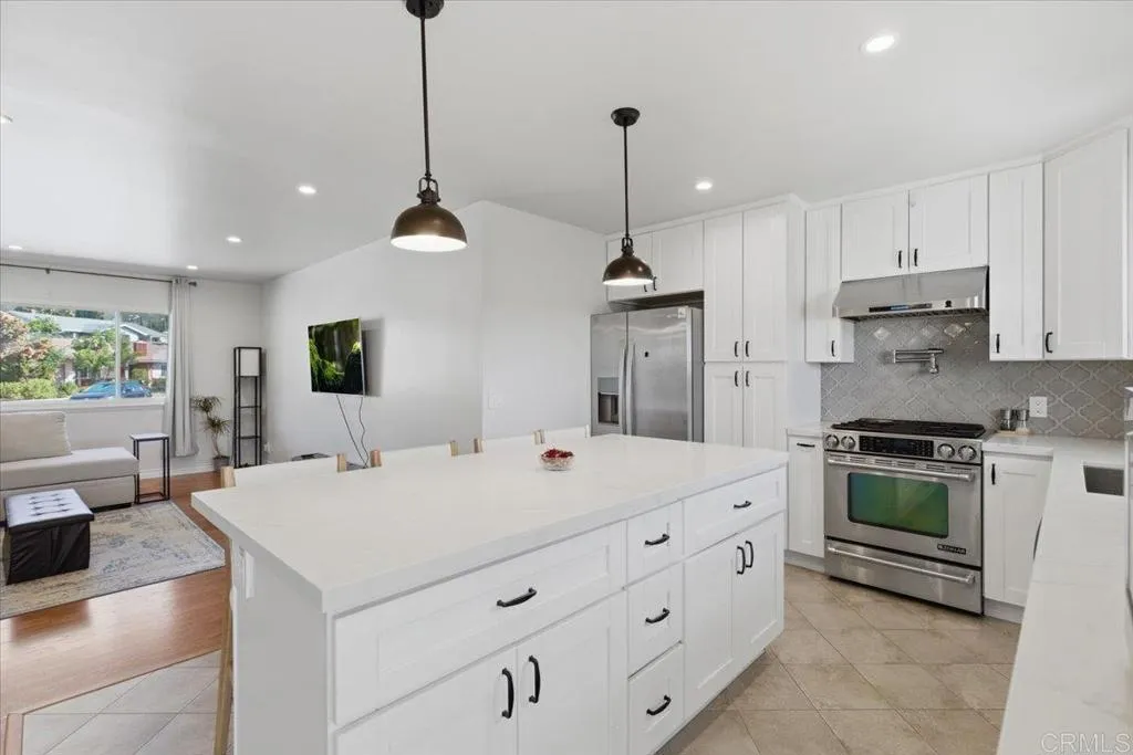 https://cdn.realtyfeed.com/cdn/127/306670315/8d8ce6e6db0ea777bbe6cc160b9d136e.webp