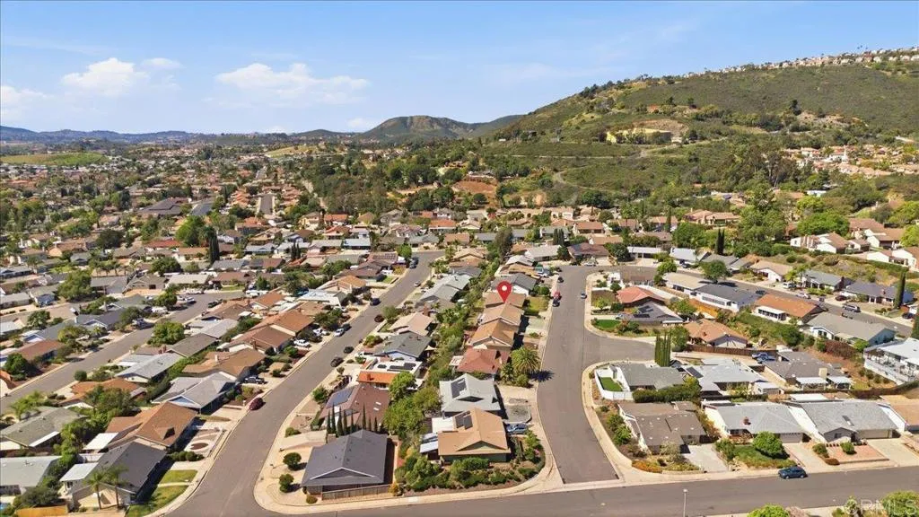 https://cdn.realtyfeed.com/cdn/127/306670315/9b47bad970830f7d889c9dfac12c387d.webp