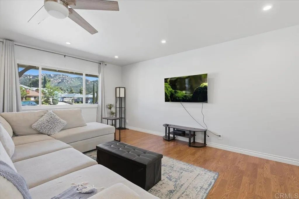 https://cdn.realtyfeed.com/cdn/127/306670315/bf6ce0b5f195d7aa7cf915deb9600e9b.webp