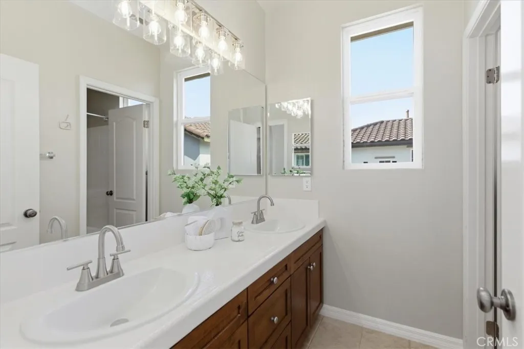 https://cdn.realtyfeed.com/cdn/127/306670330/7f20ffc4d592f24290b90a0243288a17.webp