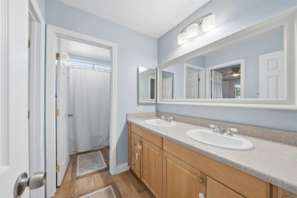 https://cdn.realtyfeed.com/cdn/127/306670344/2f63cc9bcebb83e2d3a5778c3868bce7.webp
