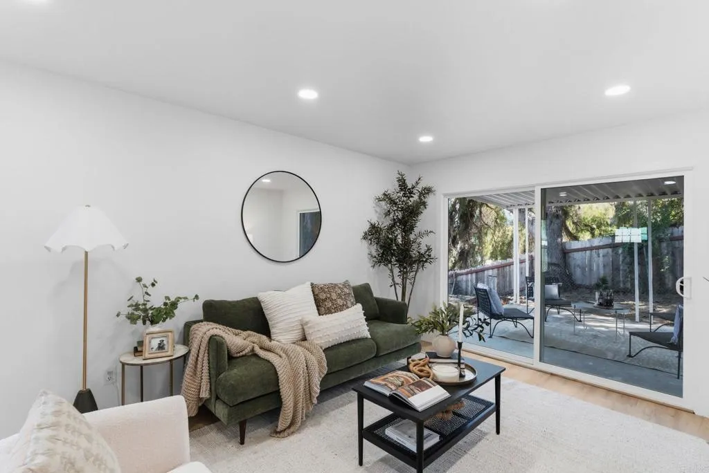 https://cdn.realtyfeed.com/cdn/127/306670404/843ab51adead80139304b378f47c9493.webp