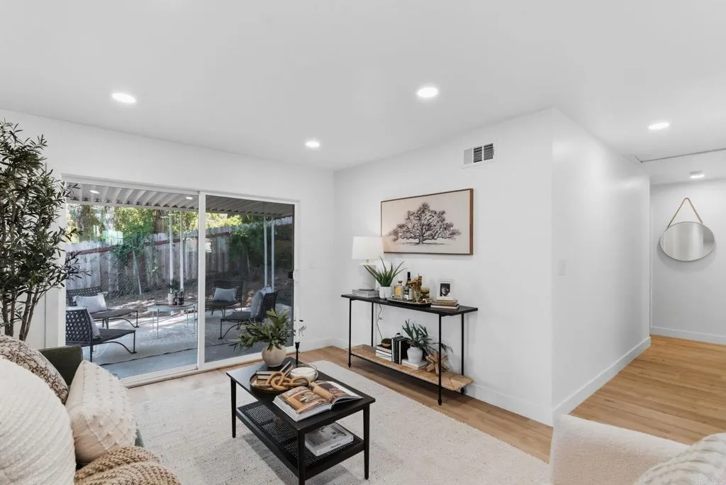 https://cdn.realtyfeed.com/cdn/127/306670404/8cb65b61526ec57176225a254410c677.webp