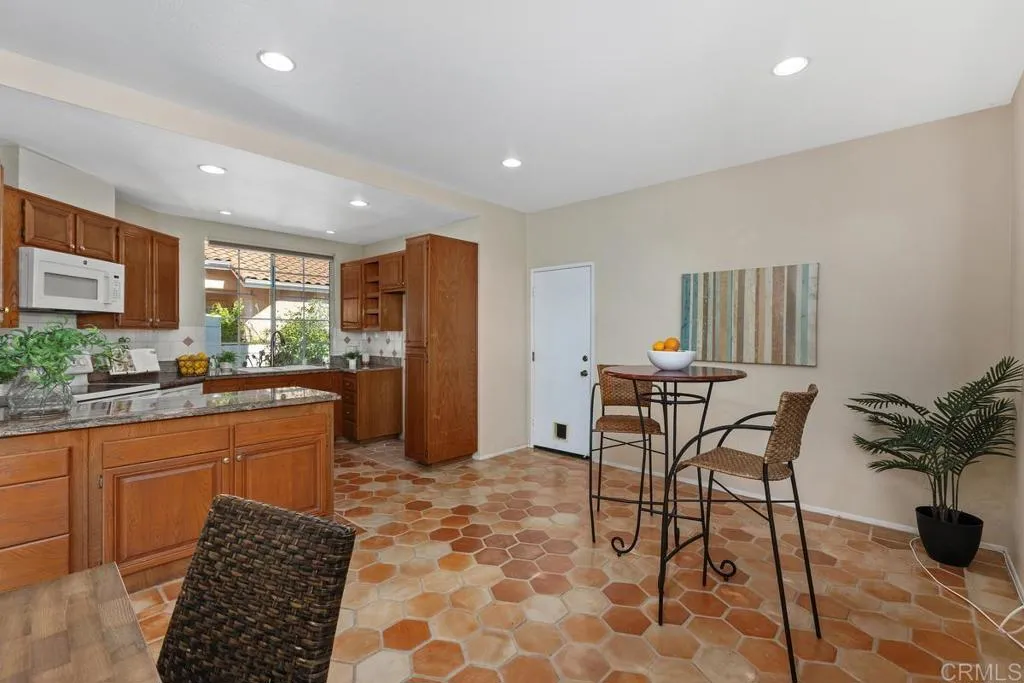 https://cdn.realtyfeed.com/cdn/127/306670406/dbd10fb8dc3c6311639f36c481047997.webp
