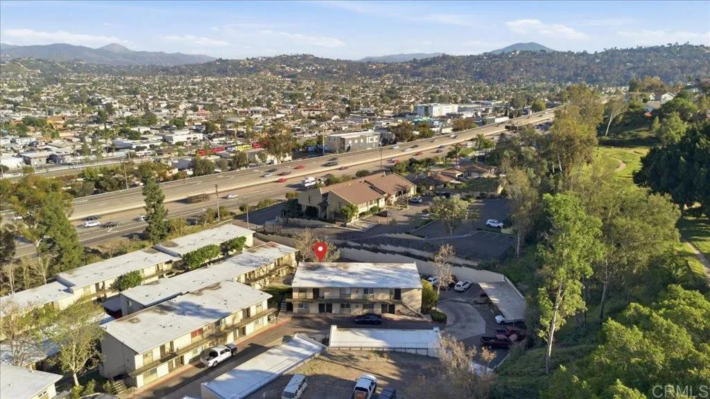 https://cdn.realtyfeed.com/cdn/127/306670476/0377165964fa0e7937698bd304780eb7.webp