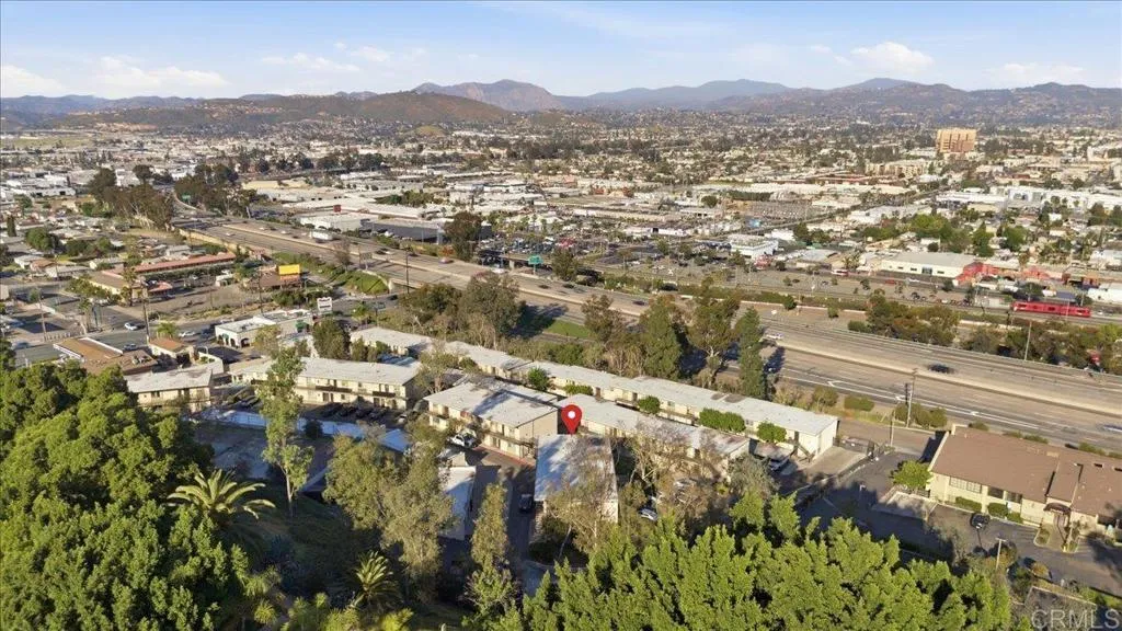 https://cdn.realtyfeed.com/cdn/127/306670476/785d0bf0529d19c68e8ad31fef275af5.webp