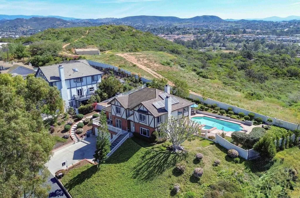 https://cdn.realtyfeed.com/cdn/127/306670496/112ac191342b4a20af403e739f85febe.webp