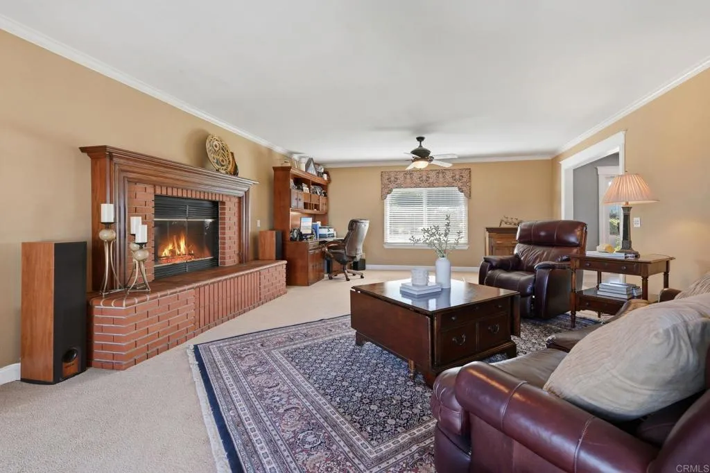 https://cdn.realtyfeed.com/cdn/127/306670496/3da179f1e170294c6f697ac77855b660.webp