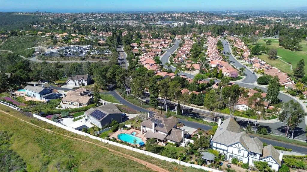 https://cdn.realtyfeed.com/cdn/127/306670496/4d737ad9278e007fc63758c798732ca1.webp