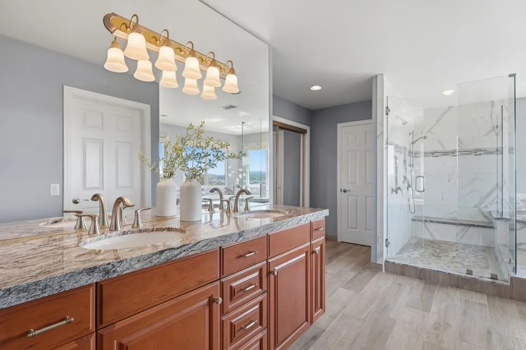 https://cdn.realtyfeed.com/cdn/127/306670496/b0a0fe24adff90bd41e3b075088aeb9b.webp