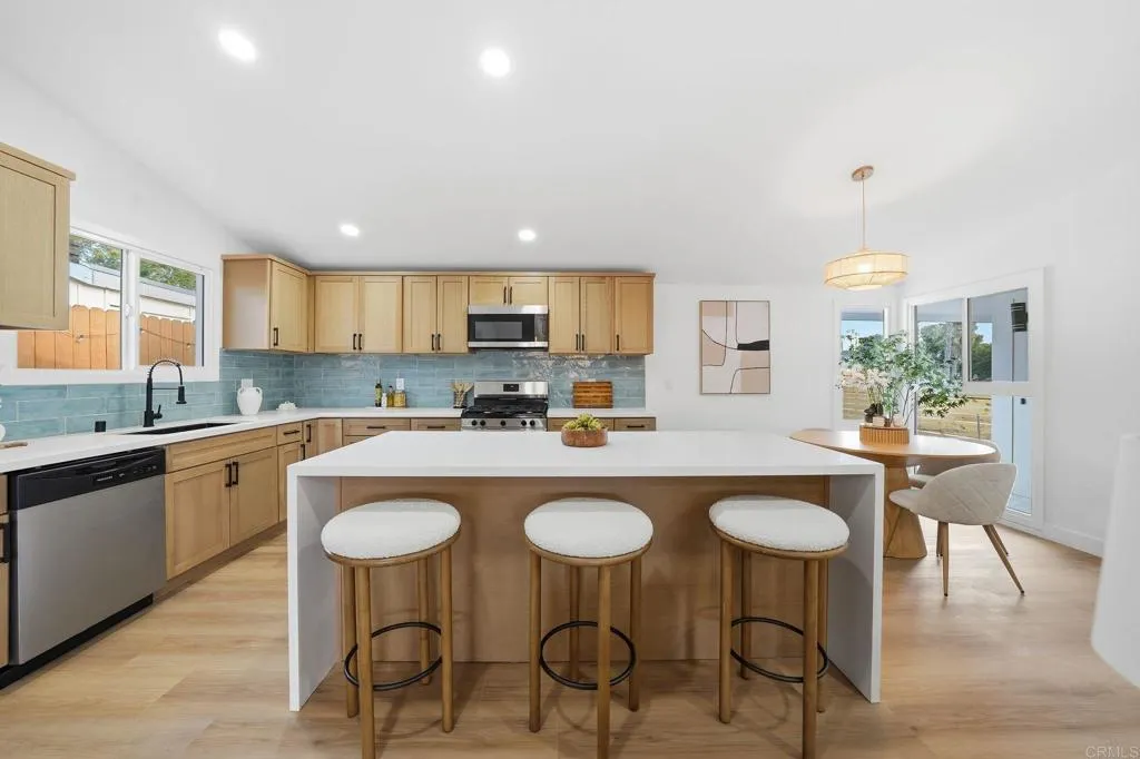 https://cdn.realtyfeed.com/cdn/127/306670575/b8bd267ce224c629c3dd76c386a2e8e0.webp