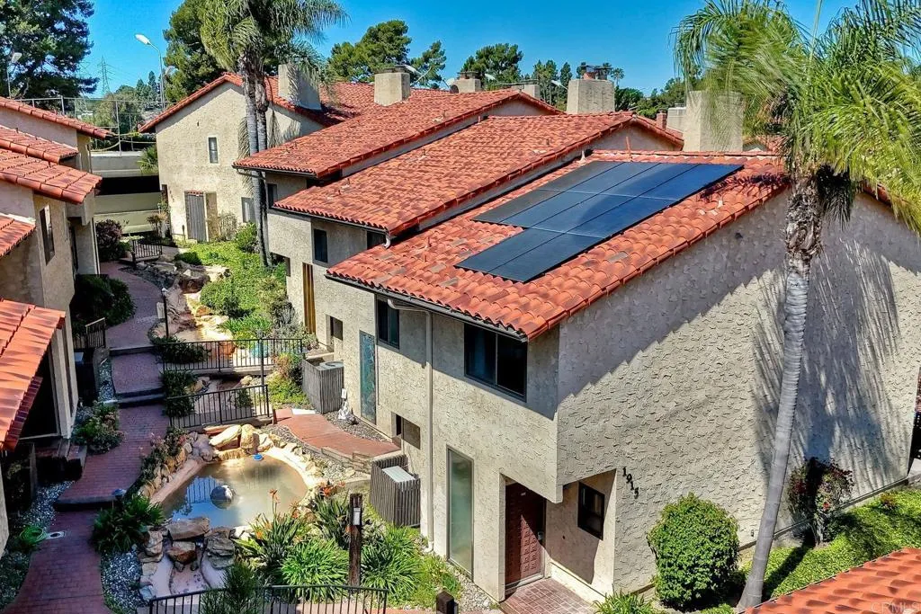 https://cdn.realtyfeed.com/cdn/127/306670583/092281f17570e5d9402b899af4496d39.webp
