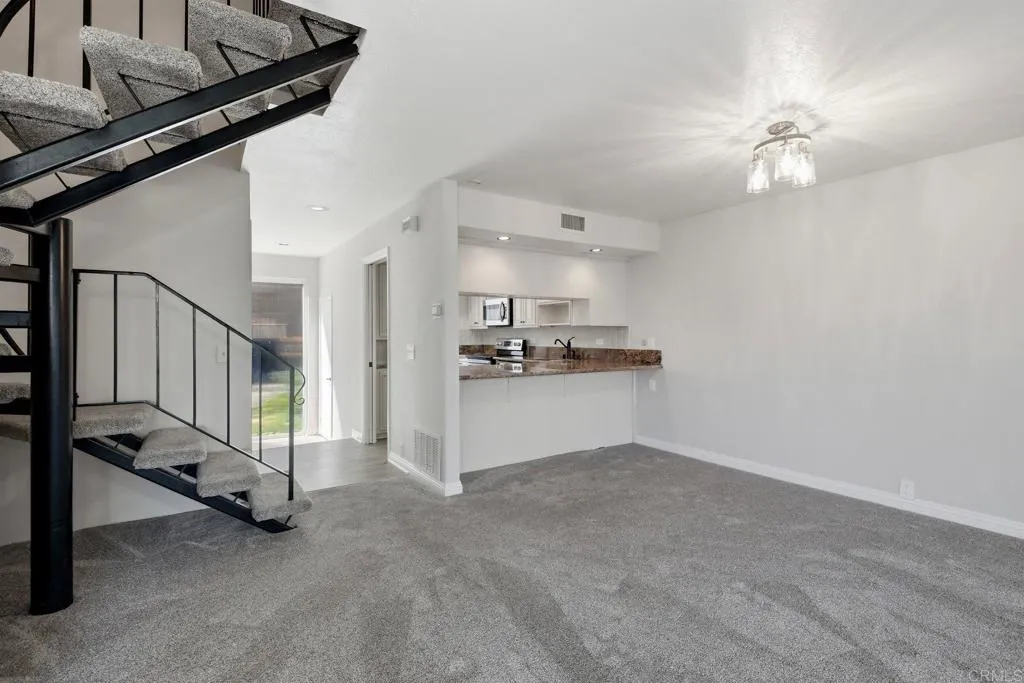 https://cdn.realtyfeed.com/cdn/127/306670583/42d429293726446db70ad5bfd6321584.webp