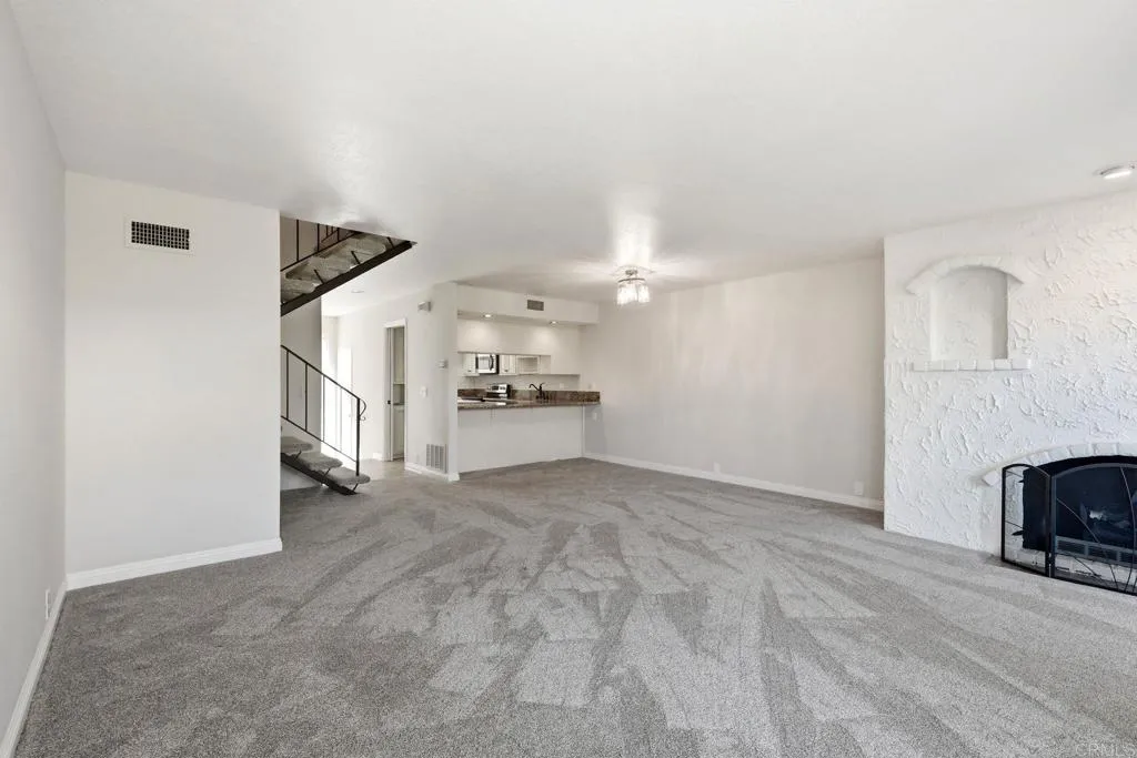 https://cdn.realtyfeed.com/cdn/127/306670583/532361cb977801627c84bbc0f3ef4f0c.webp