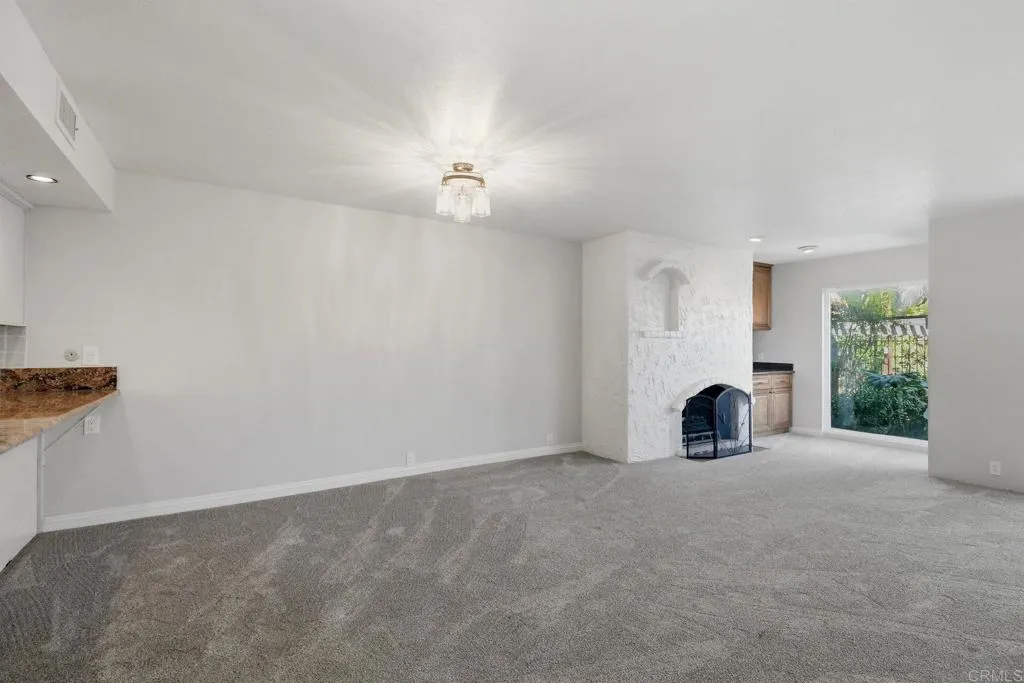 https://cdn.realtyfeed.com/cdn/127/306670583/e05b8febcb5c9f7e610f8d07503acf75.webp