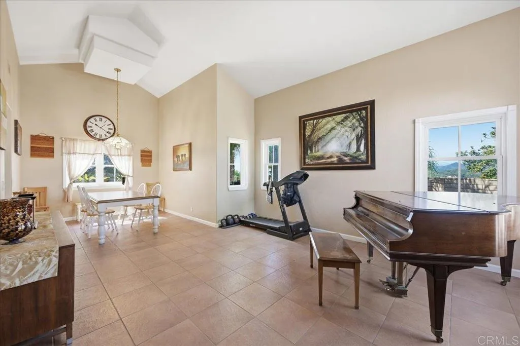https://cdn.realtyfeed.com/cdn/127/306670646/81cf3b43e62c4cd484934b5a40b55a2d.webp