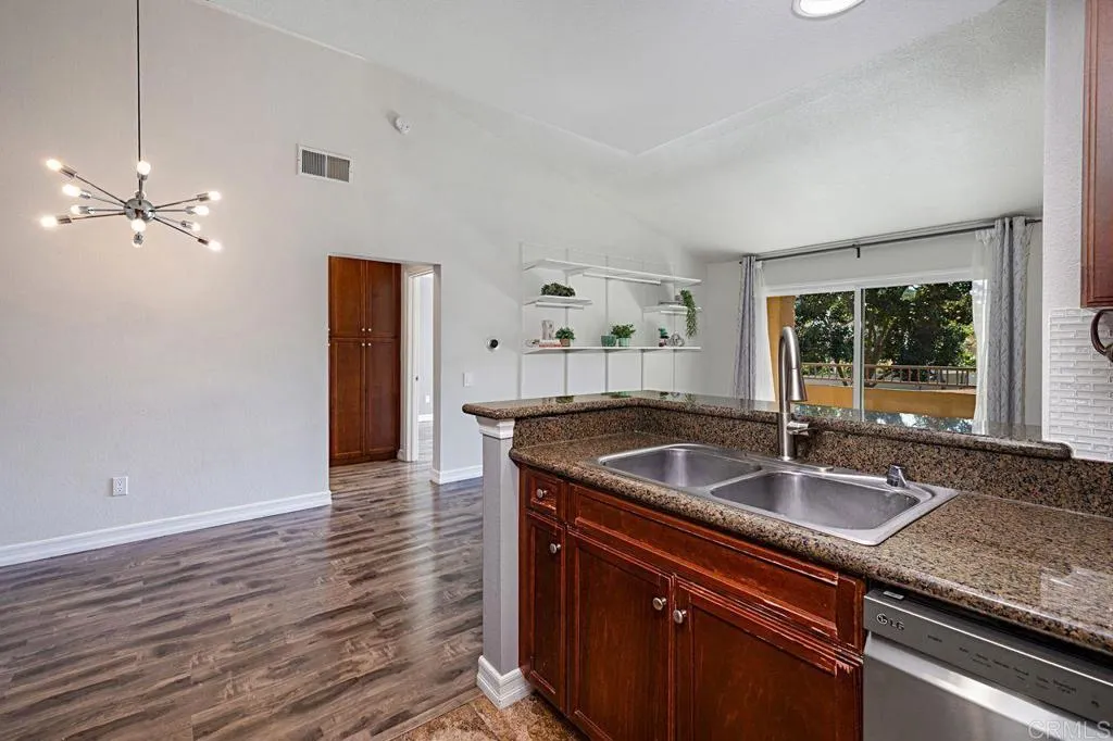 https://cdn.realtyfeed.com/cdn/127/306670650/f7b7c00855e3133885b75a95a6c1dbeb.webp