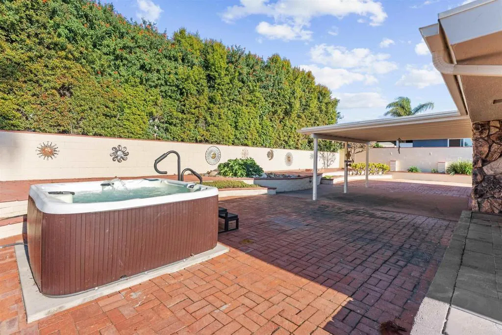https://cdn.realtyfeed.com/cdn/127/306670679/28eb1cb056b50f604e8b484f83514f61.webp