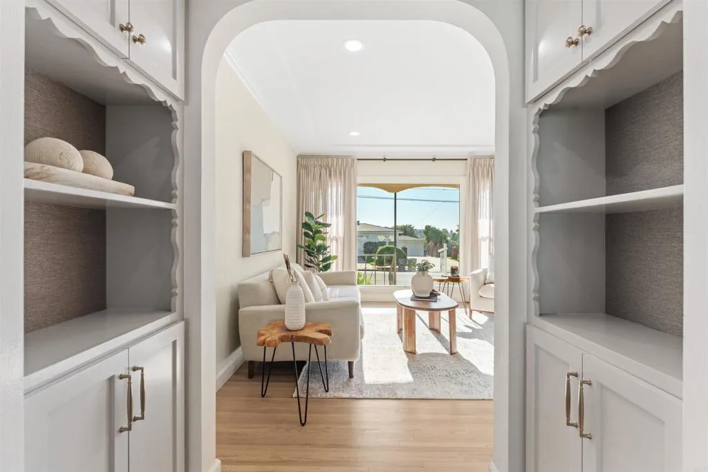 https://cdn.realtyfeed.com/cdn/127/306670679/84f7966638ce9ea6416d523af8473004.webp