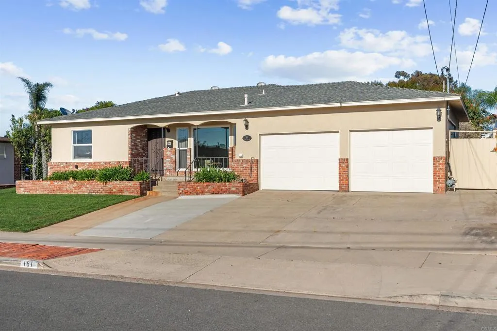 https://cdn.realtyfeed.com/cdn/127/306670679/e1556ace633769ce700635739dd81b09.webp