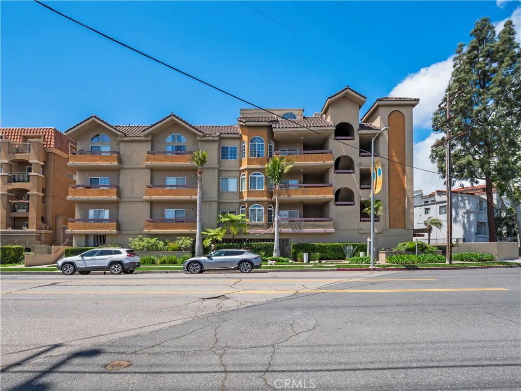 Sherman Oaks, CA 91423