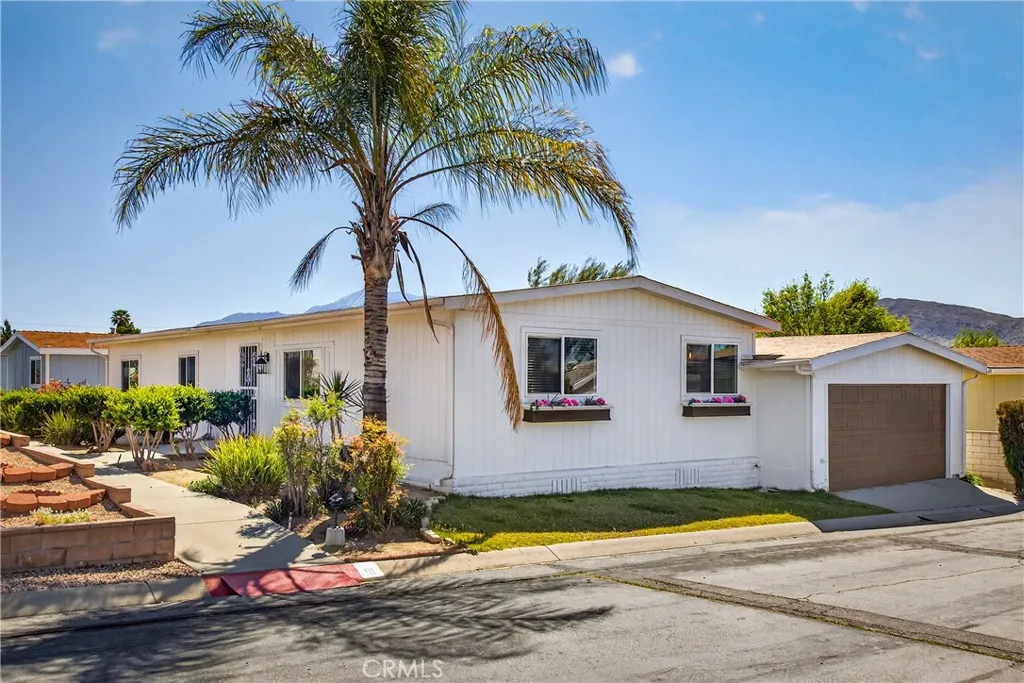 Banning, CA 92220