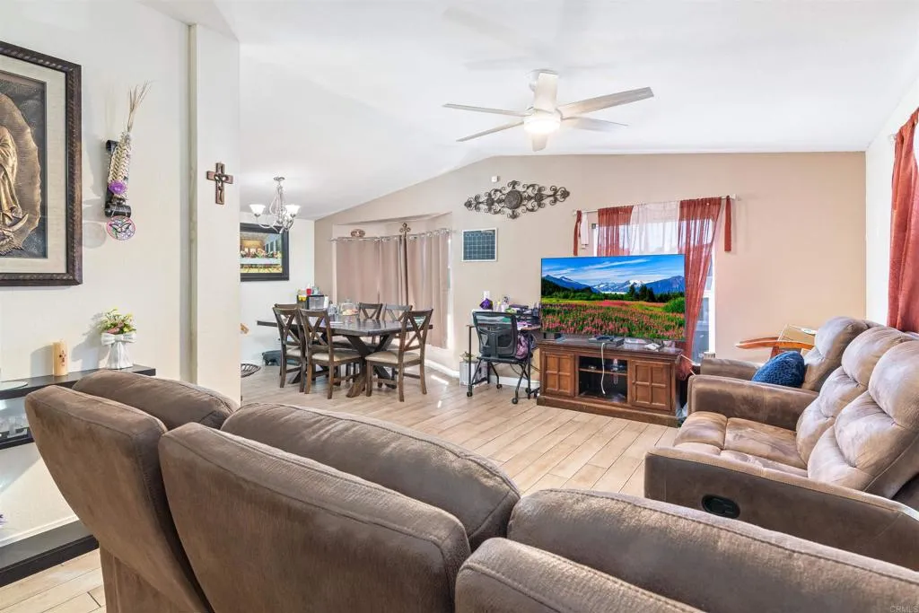 1638 Calavo Unit 34, Fallbrook, CA 92028 - Photo 2 of 17, Fallbrook, CA