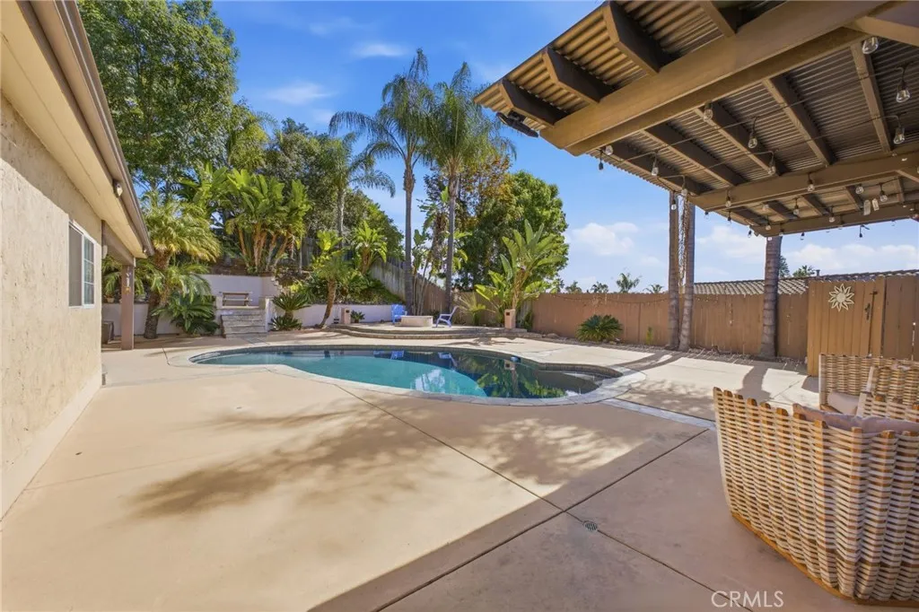 https://cdn.realtyfeed.com/cdn/127/306670713/b74298b49122e340f9de41a6ce30c3b3.webp