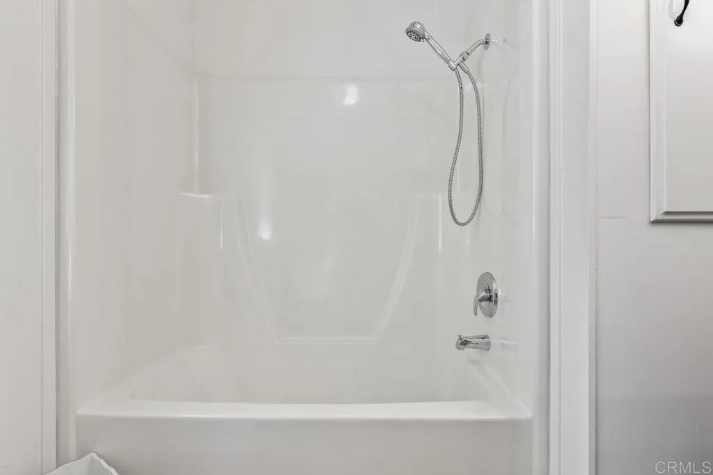 https://cdn.realtyfeed.com/cdn/127/306670720/1b8d74cd7054f320b3522f532fe82878.webp
