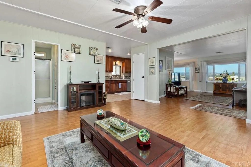 https://cdn.realtyfeed.com/cdn/127/306670720/936bdba2ffdfd68ef59f159ce023f012.webp