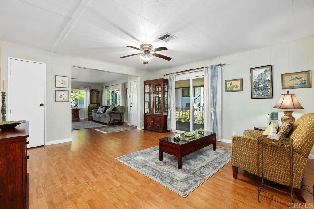https://cdn.realtyfeed.com/cdn/127/306670720/9bf3510a80649238303a4b93cf3026eb.webp