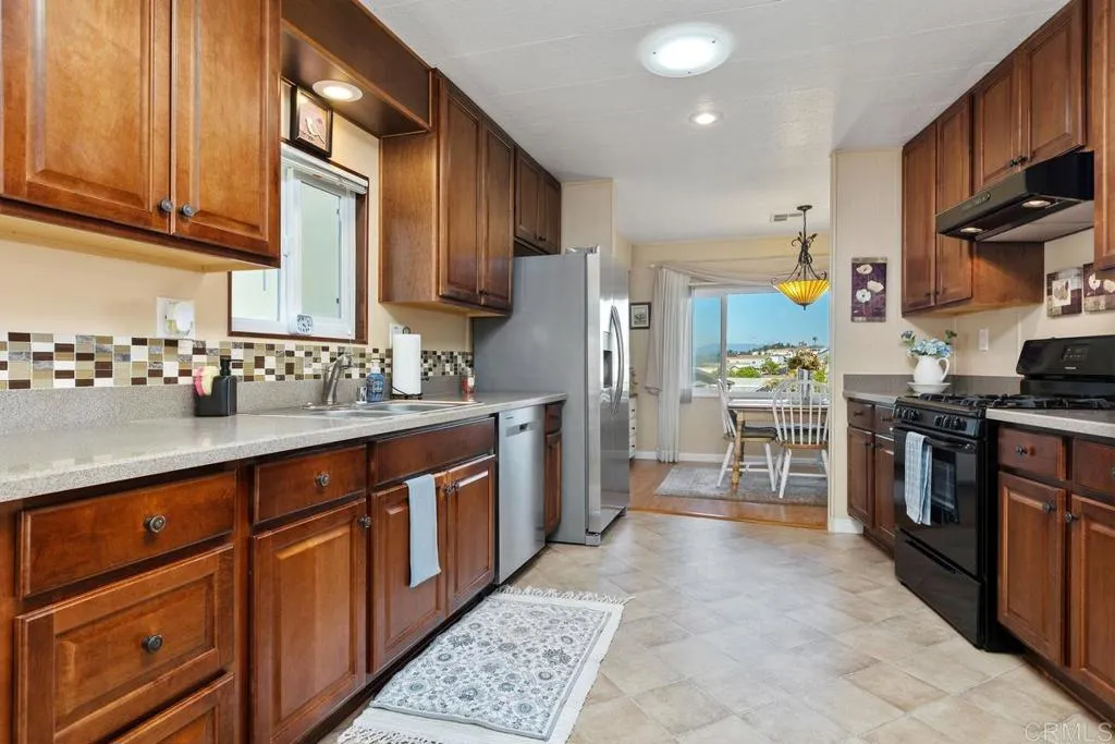 https://cdn.realtyfeed.com/cdn/127/306670720/a7324bfa682266bb12da0b2190738fb5.webp