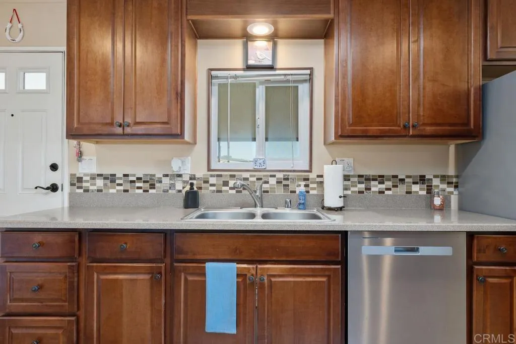 https://cdn.realtyfeed.com/cdn/127/306670720/ac69280ff392bc4c342474c63641fae7.webp