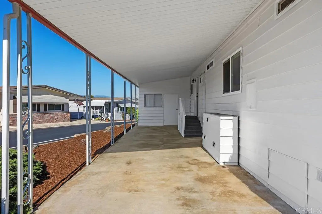 https://cdn.realtyfeed.com/cdn/127/306670720/eb199fb7acdd815a21ed21c74b59a10c.webp