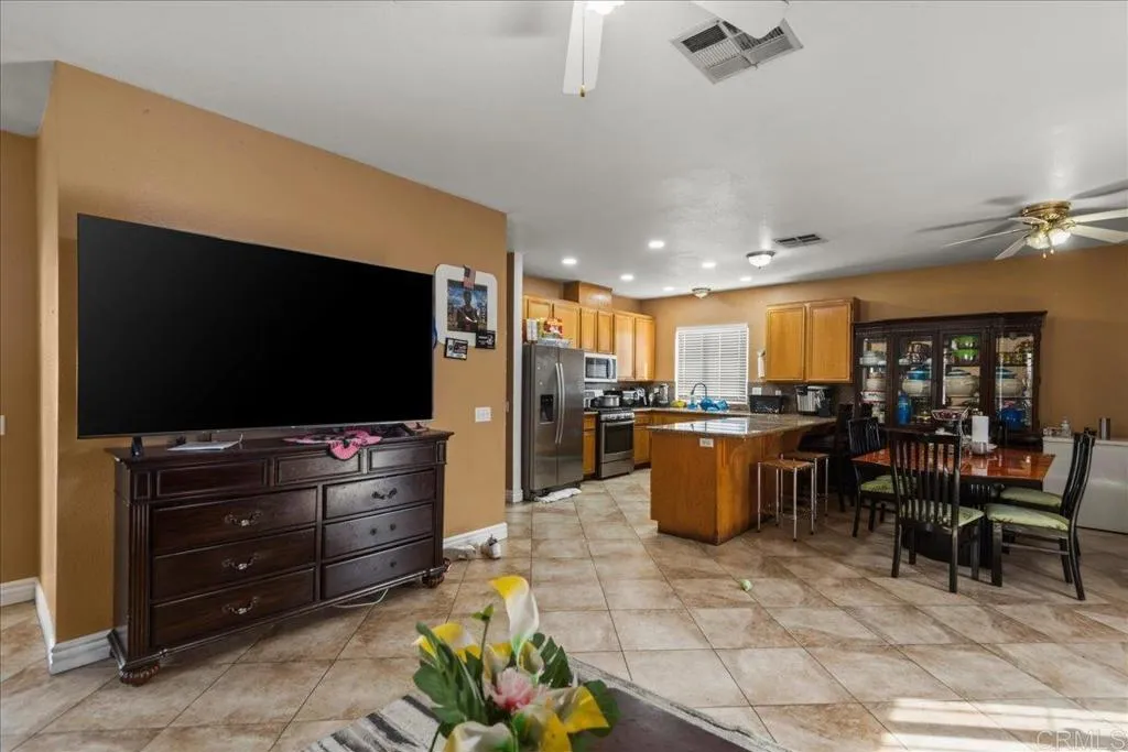 https://cdn.realtyfeed.com/cdn/127/306670727/95026152373bac2d7bc56bc6c4aaa82d.webp