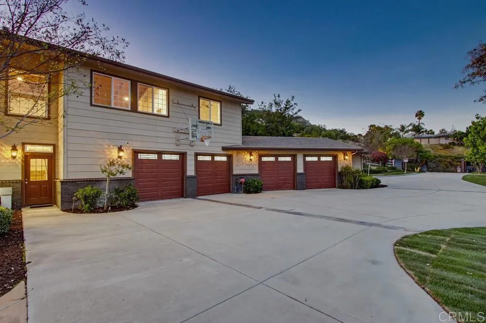 https://cdn.realtyfeed.com/cdn/127/306670765/31575ead6180f6051869460a55c80029.webp