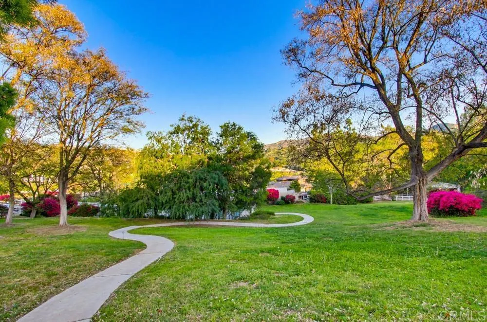 https://cdn.realtyfeed.com/cdn/127/306670765/688d0a3bc217295fa75539c6e9f53386.webp