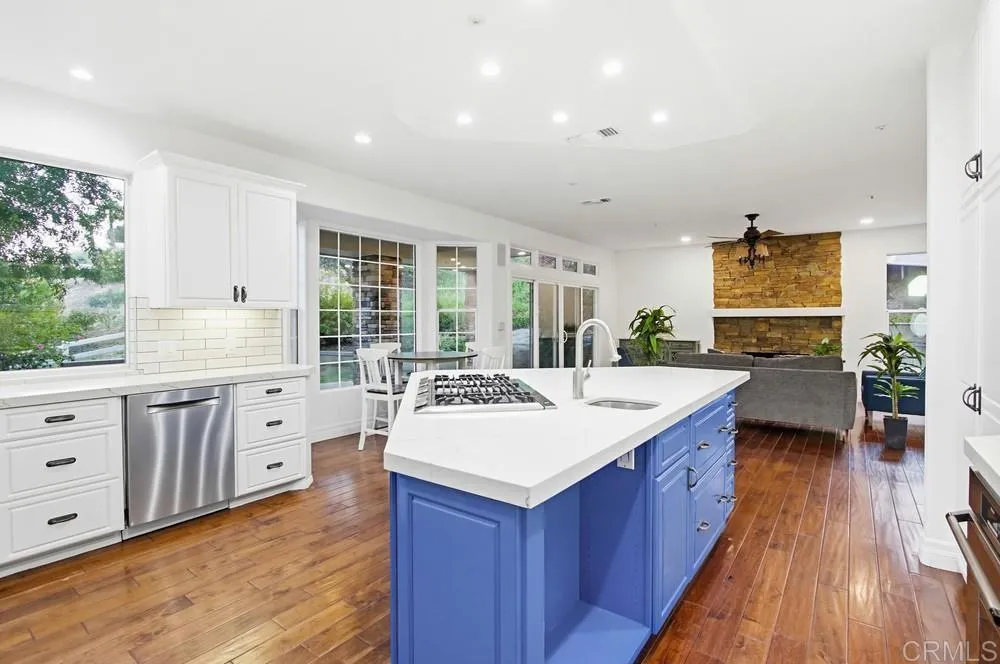 https://cdn.realtyfeed.com/cdn/127/306670765/8c100221d9caad92a35af08b9c309f79.webp
