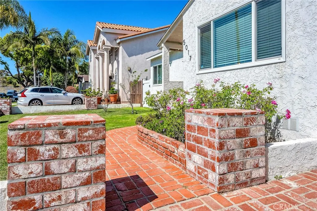 Hawthorne, CA 90250