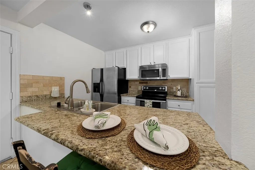https://cdn.realtyfeed.com/cdn/127/306670814/56408d40c16a2d6e9405072b69e96e9f.webp