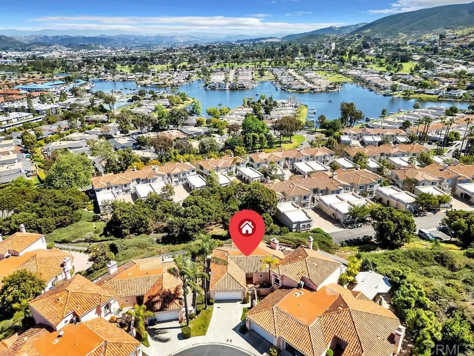 https://cdn.realtyfeed.com/cdn/127/306670878/351f602b34bac47b9348f6e256eab25b.webp