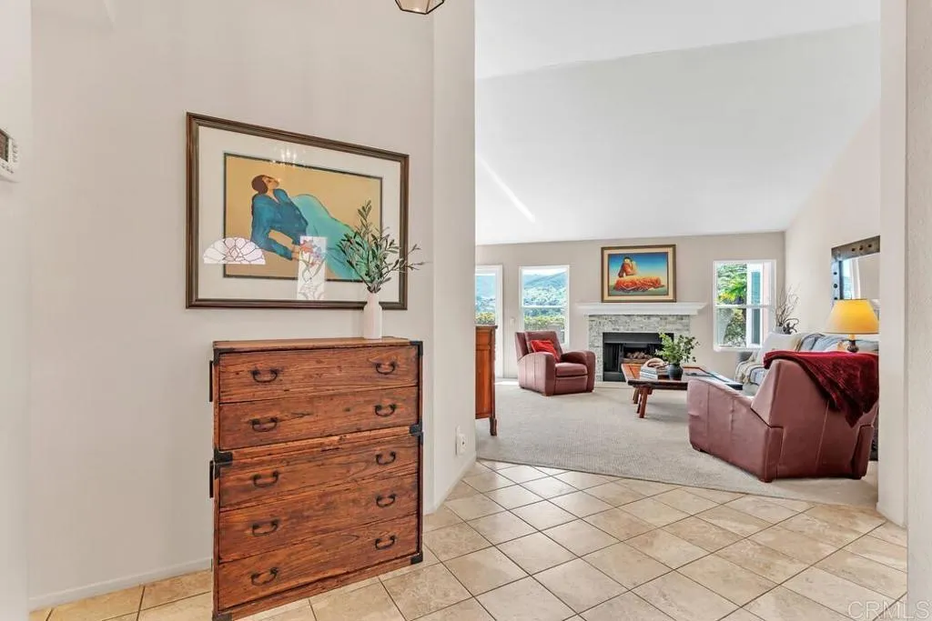 https://cdn.realtyfeed.com/cdn/127/306670878/90dd1e2149a14a3911db493375344272.webp