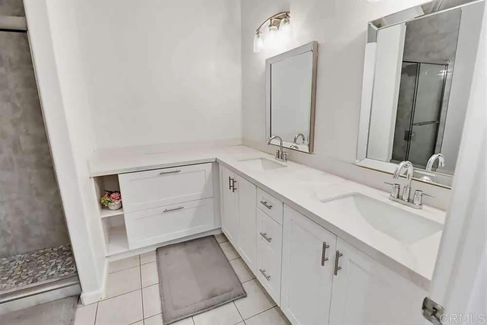 https://cdn.realtyfeed.com/cdn/127/306670889/f6baa23b5f6698bec326ab608250ada7.webp