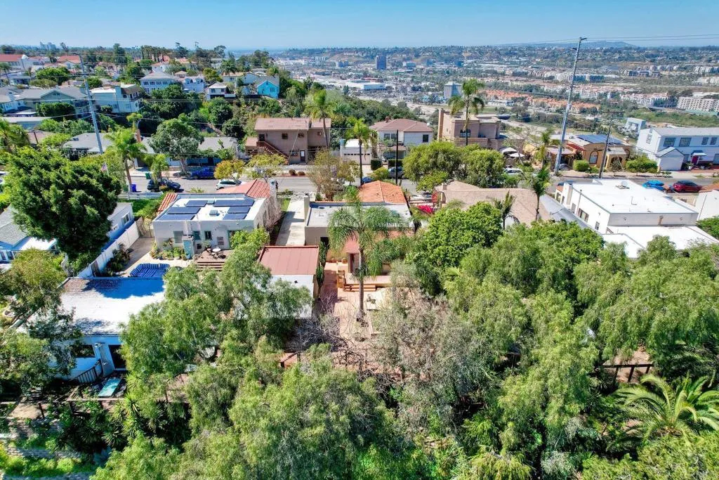 https://cdn.realtyfeed.com/cdn/127/306670925/208bf5be4e99ac9bf31e84f359c0e392.webp