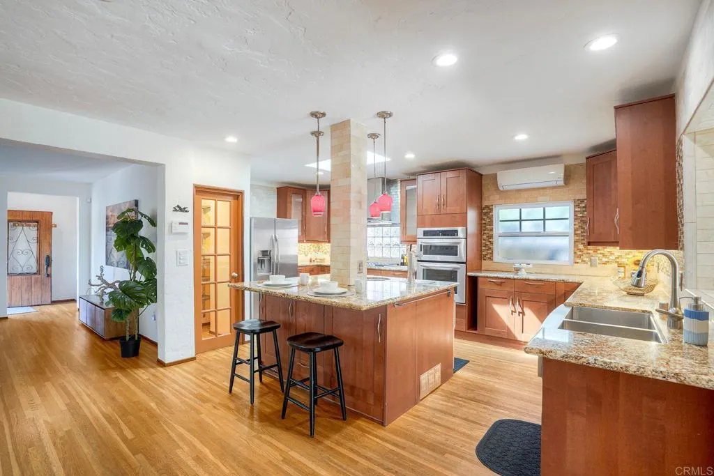 https://cdn.realtyfeed.com/cdn/127/306670925/321422e0d160eaab709fddc0b894a441.webp