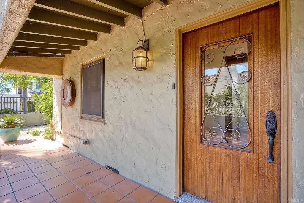 https://cdn.realtyfeed.com/cdn/127/306670925/81cc5a8c4d01bf70cf68c9aa26dbed96.webp